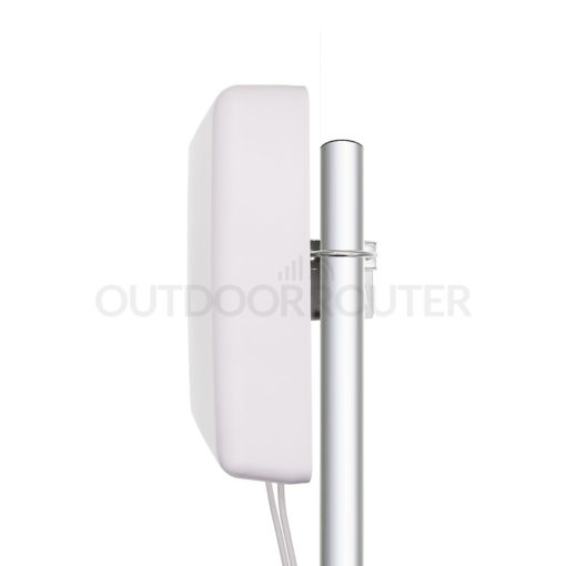 4G LTE MIMO Panel Antenna Outdoor Installation on a Pole