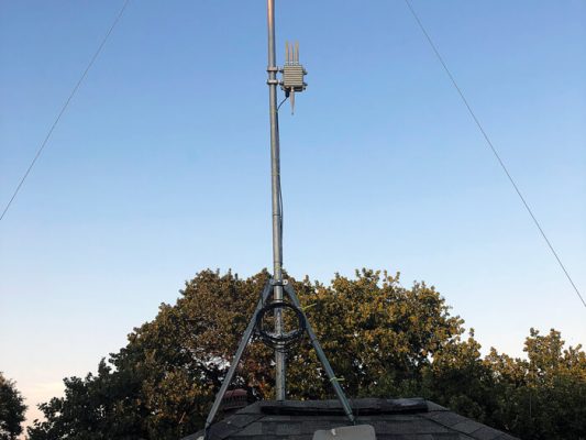 Case USA Stabler mobile signal on the roof